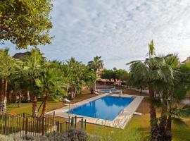 Private Apartment & Pool - El Oasis Golf Resort - Fuente del Alamo, ferieanlegg i Murcia