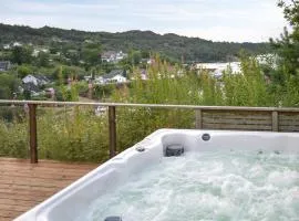 Luxury Fjord Cabin with Jacuzzi Stunning View and Grill Hut