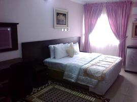 Conference Hotel and Suites Sagamu, hotelli kohteessa Sagamu