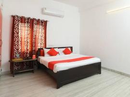 Hotel - Oyo Rooms، فندق في إندوري