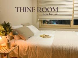 Thine Room, hotel u gradu Suwon