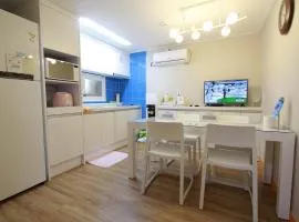 Hongdae guesthouse Cocon Stay - Female only