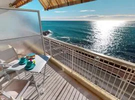 Studio climatisé avec terrasse face à la mer - FR-1-196-346