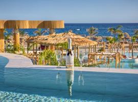 Alia Luxury Beachfront Suites and SPA – hotel w mieście Charaki