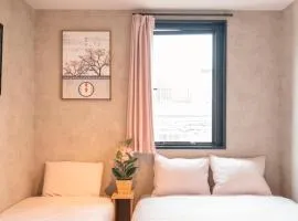 Designed apart ment Yamanote Line Shin-Okubo Sta 3 min walk