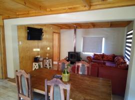 Cabaña los sauces, hotel in Chile Chico