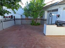 Casa Rural Patio, hotel in La Puebla de los Infantes