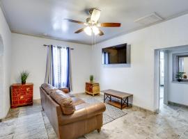 El Paso Vacation Rental about 6 Mi to Downtown!, ξενοδοχείο σε Ελ Πάσο