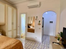 Central Studio Capri 2, κατάλυμα με κουζίνα στο Κάπρι