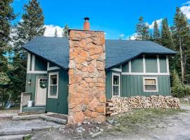 NEW Remodeled Cozy Mountain Getaway, hotel cu parcare din Breckenridge