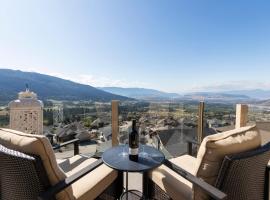 Stunning 5 bed house on Silver Star mountain, hotel in Vernon