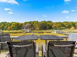 147 Edgewater Dr W, Falmouth, hotel Falmouthban