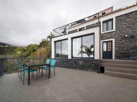 Lombo do Doutor Cottage 2, vacation home in Calheta