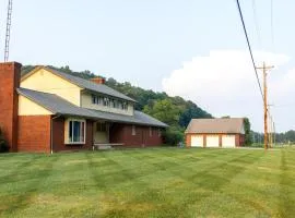Dogwood Retreat with big pool!