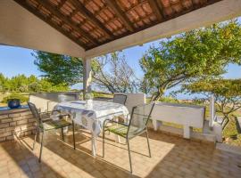 House Marrie Lou, hotel a Banj