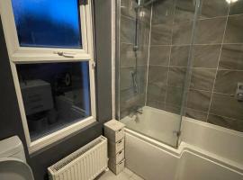 Single Room in Potters Bar Hertfordshire, hotel in Potters Bar