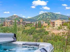 Huge Deer Vally Views, Game Room, 2 Primaries, 1GB Wi-Fi, hotel in Heber City