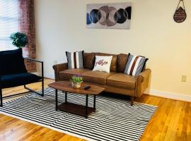 Stylish and convenient downtown apartment: Richmond'da bir daire