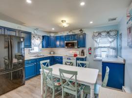 Beach House with Private Pool in North Wildwood, villa in North Wildwood