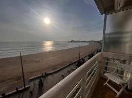 Studio spacieux face mer avec balcon et garage, proche plage et commerces aux Sables-d'Olonne - FR-1-197-561