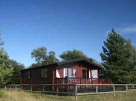 Spacious cottage with sauna looking out on astonishing grasslands, помешкання для відпустки у місті Brookland