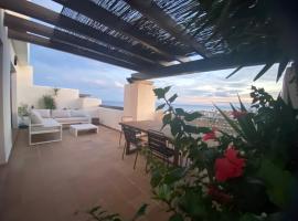 Fantastic Sea View Apartment, apartament din Alcaidesa