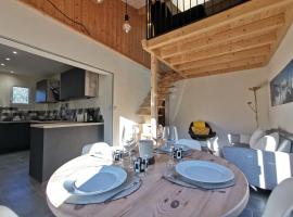 Apt Nala - Sunny Renovated Duplex - 2bed apt - Views - Hikes, nhà nghỉ dưỡng ở Les Houches
