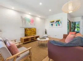 Pet Friendly Oasis By The River, Noosaville