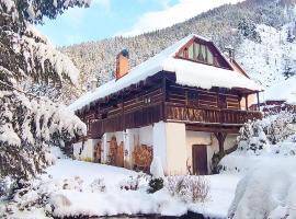 Drevenica Inga, отель в городе Старые Горы, рядом находится Горнолыжный курорт Ski Sachticky
