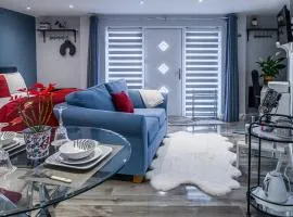 Luxury one bedroom guesthouse M6, Junction 10 Walsall