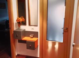 La casita de Miguel, con garaje y piscina, hotel a Zamora