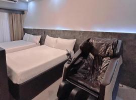 Mall of Asia_Pasay Condotel with Massage Chair and PS4- Stellar Suites, hotel in Manila Bay, Manila