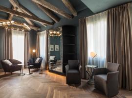 Liassidi Wellness Suites, hotel in Venice