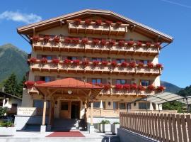 Beverly Hotel, hotel em Pinzolo