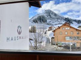 Haus Wallis - Ski-In Ski-Out mit Frühstück am Arlberg, hotel v destinácii Warth am Arlberg