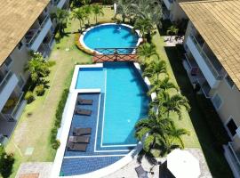 Guarajuba-Village de Alexandre. Praia e Piscina!, apartamento em Guarajuba