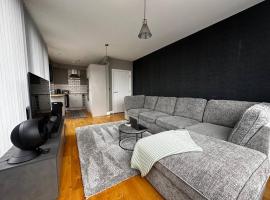 Luxury Penthouse Apartment, luxury hotel in Uxbridge