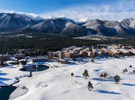 Pirin Golf & Country Club Apartment Complex, golf hotel in Bansko