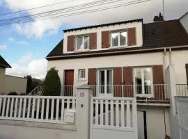 PAVILLON PROCHE RER et DisneyLand