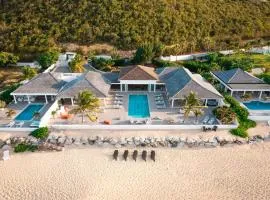 La Perla Estate - 7 BR Luxury Beachfront Villa with utmost privacy