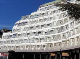 Little Rest Montblanc 6 pax personas wifi garaje Plaza Pradollano, hotel in Monachil