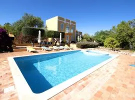 Quinta Amarela XL by Portucasa
