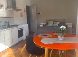 Ana Rent II: Boulogne'de bir otel