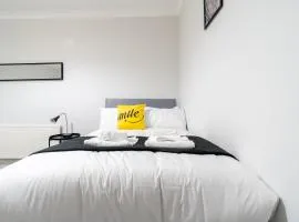 2 BDR Flat At Caledonia Luxe Stays Short Lets & Serviced Accommodation Airdrie