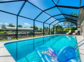 VILLA BOATERS DREAM - 3 BEDS 2 BATHS - 8 GUESTS - GULF ACCESS & POOL/SPA - INCL.10% OFF BOAT RENTAL