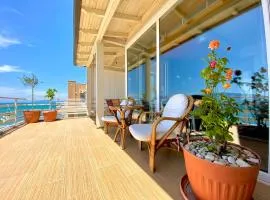Eka Luxury Two-Bedroom Seaview Apartment
