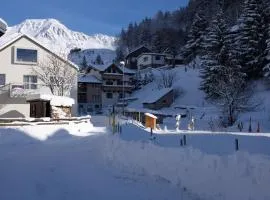 UnderDach Holiday House