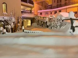 Le Mouflon Résidence Olympe, T2 centre ville 4 personnes, Parking privatif gratuit, Prise Green Up véhicule électrique, Possibilité forfait ménage et location linge de lit et de toilette