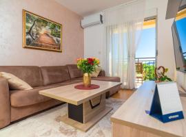 Apart hotel M S KATUNJANIN, Familienhotel in Herceg Novi