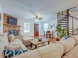 Mountainside Bliss: Red River Getaway w/ Fireplace